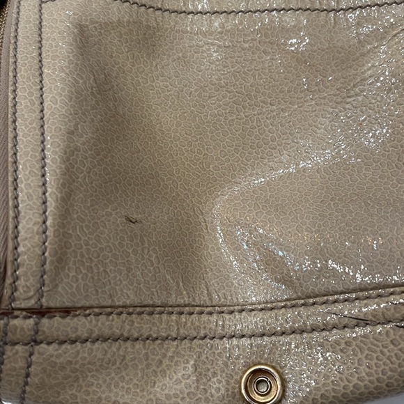 Yves Saint Laurent Downtown Patent leather tote - Picture 13 of 15